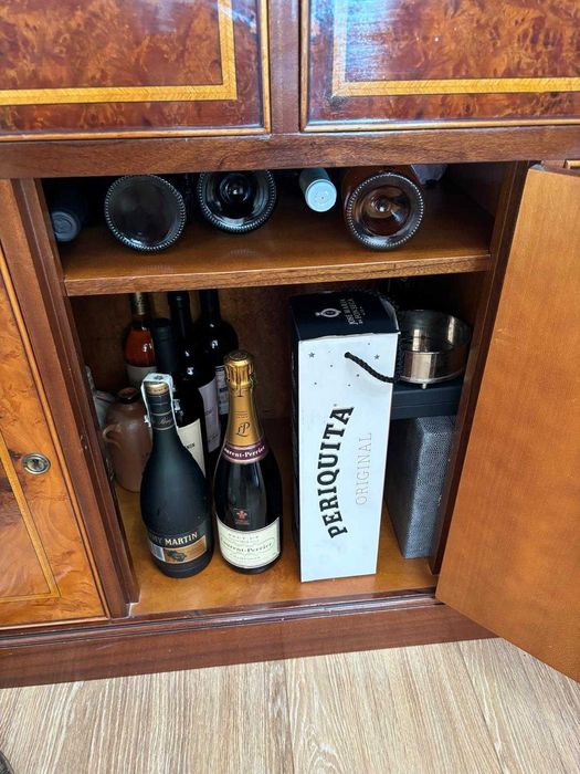 Aparador em raiz de nogueira com gavetas para faqueiro