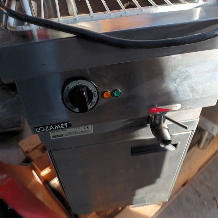 Patelnia elektryczna Lozamet