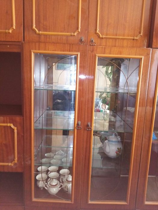 Продам советскую стенку.