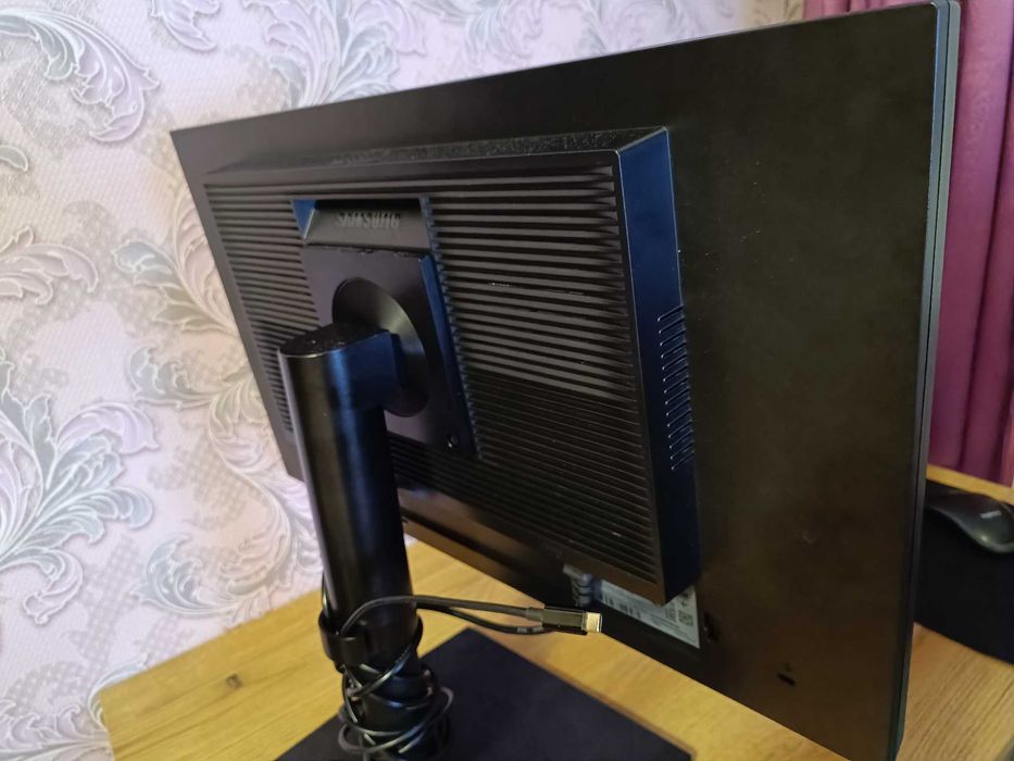 Монітор Samsung 24, FHD. Стан нового.
