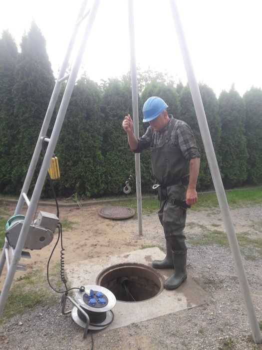 Studnia głębinowa w studni Czyszczenie Odmulanie do 35m