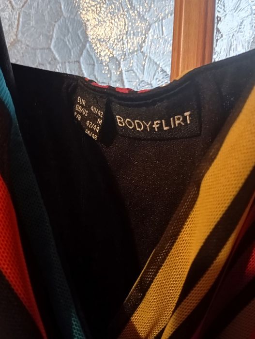 Sukienka kolorowa MIDI