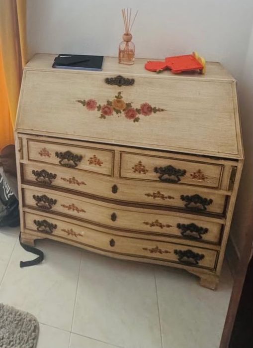 Vendo 3 camas+colchao e mesas cabeceira