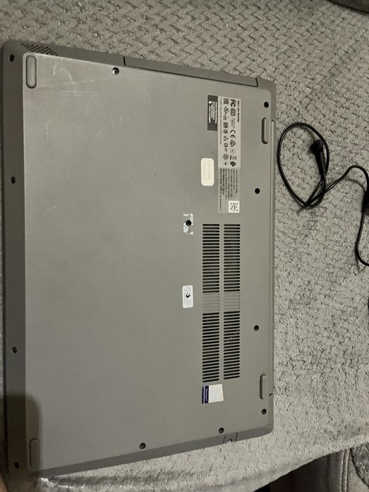 Laptop Lenovo 81 LG
