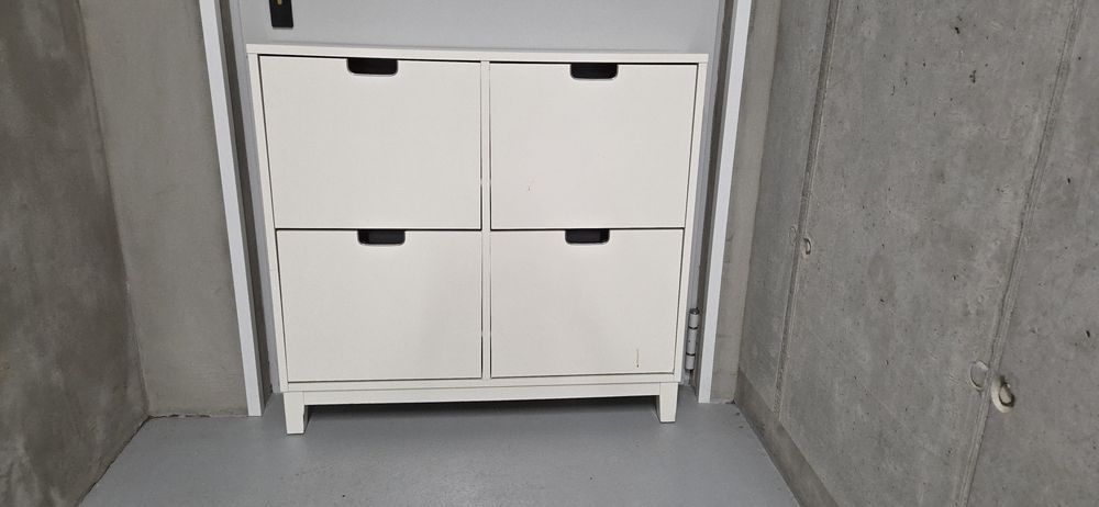 Szafka na buty z 4 uchylnymi schowkami – biała Ikea stall
