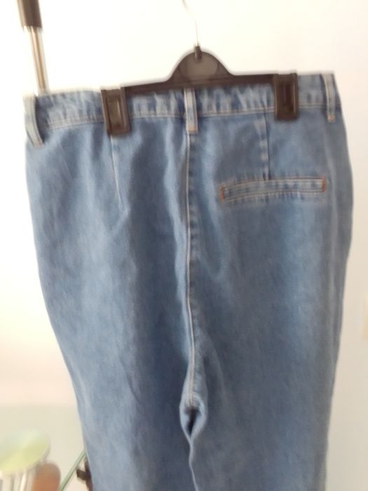 Жіночі джинси в гарному стані
