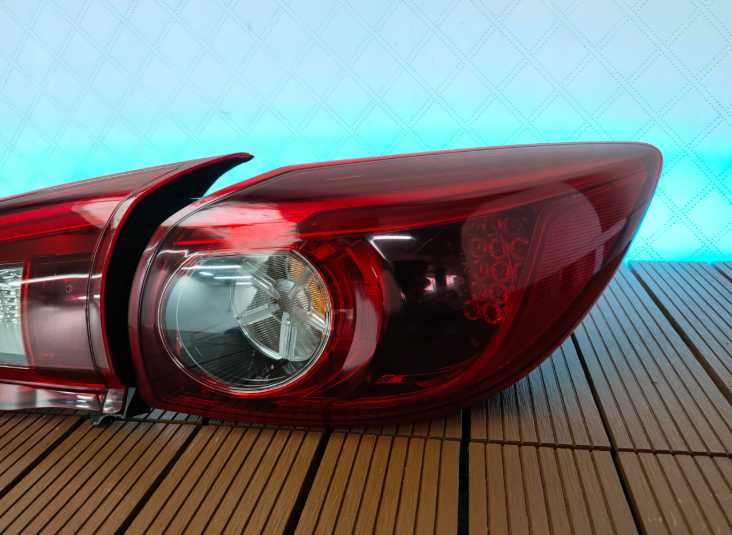 MAZDA 3 BP IV 2018-  Ліхтар Ліхтарі задні праві ліві