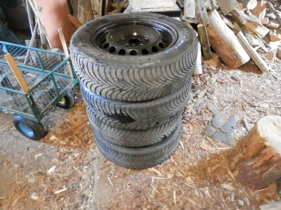felgi R15 z oponami zimowymi golf,polo 5x112
