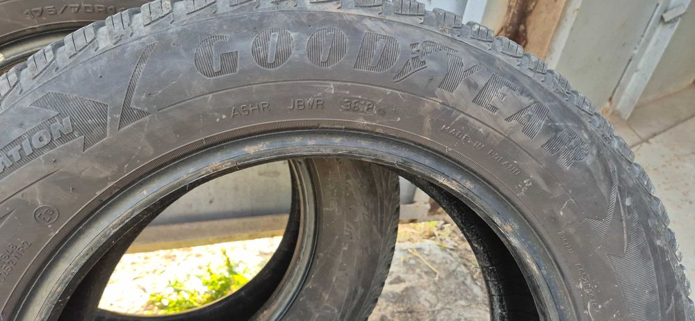 Шини зимові, 4 штуки, у гарному стані, 14 радіус GoodYear 4000 грн