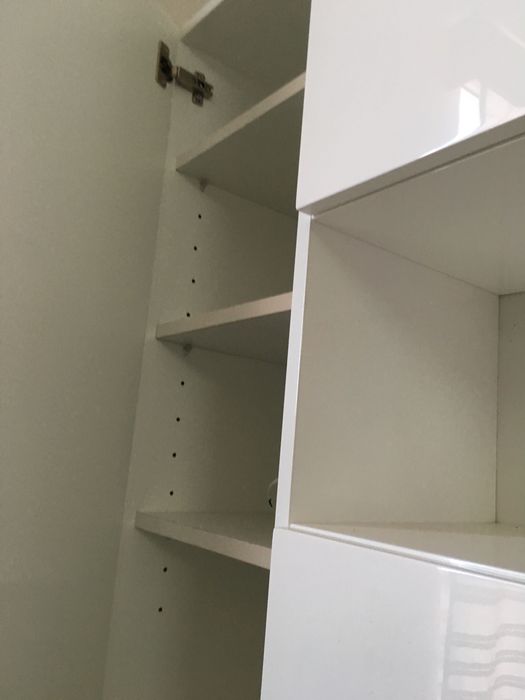 Móvel de parede moderno com design funcional