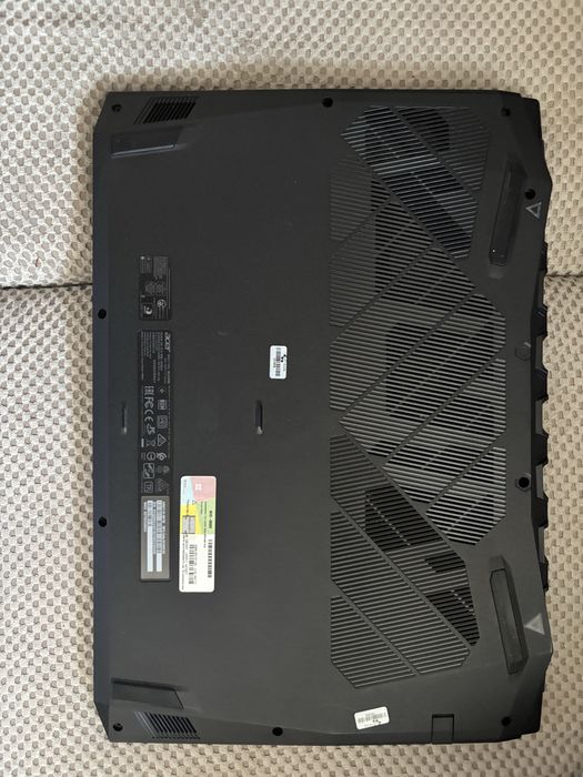 Acer Nitro 5 i5-9300 CPU 2.40GHz 8 GB Ramu Gtx 1650 Pamięć 512 GB