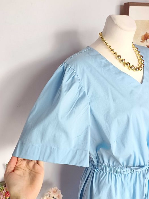Błękitna niebieska sukienka midi bawełna dekolt V 44 XXL lato wesele