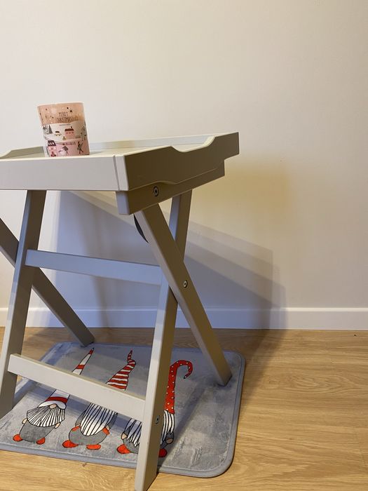 Stolik z tacą szary Ikea Maryd