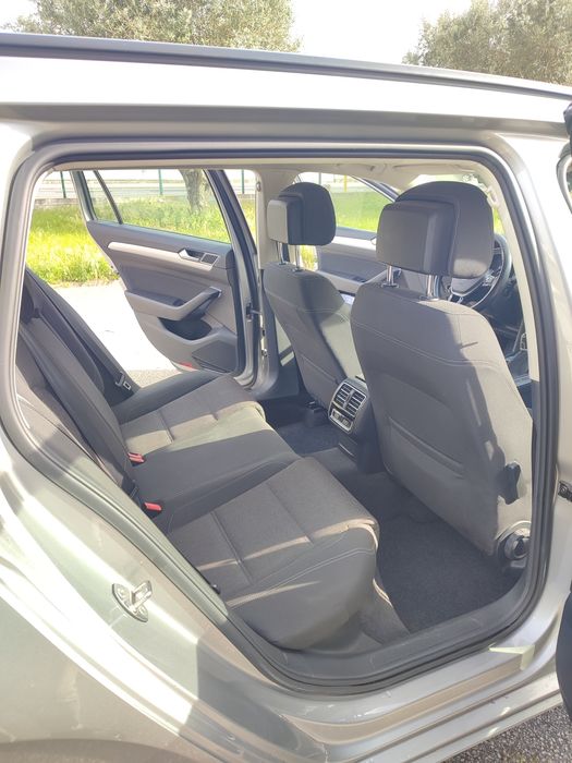 VW Passat 2.0TDI 150CV - c/Financiamento COMO NOVA  / NACIONAL