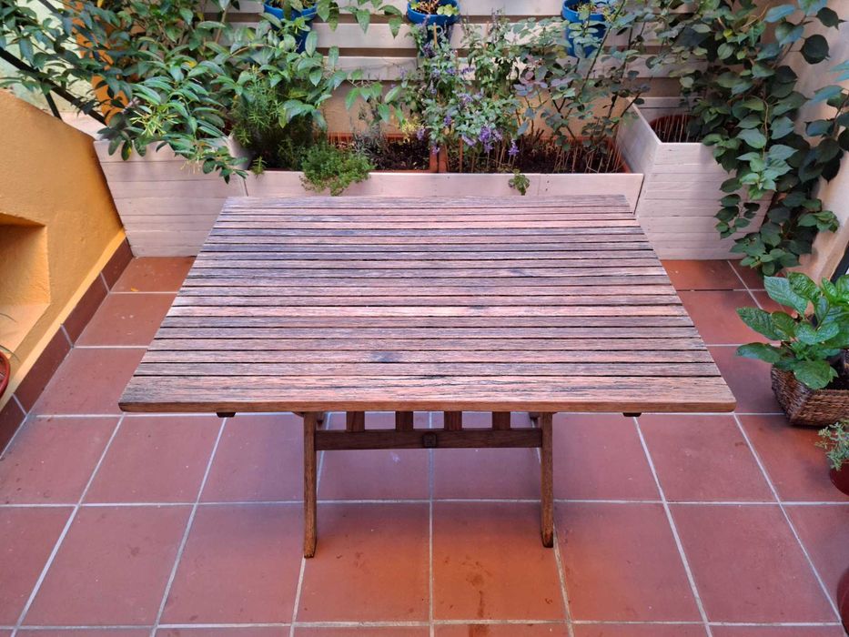 Mesa e 3 cadeiras, exterior, em madeira acácia