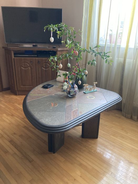 Стіл кавовий, оригінальний з природнього каменю