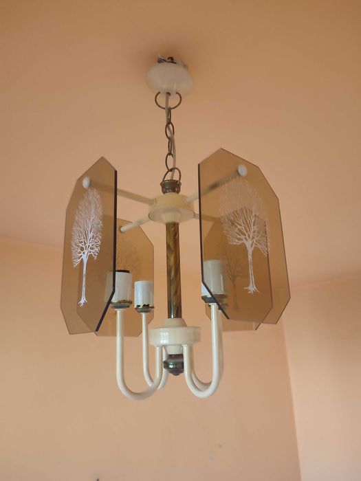 Lampy sufitowe wiszące.