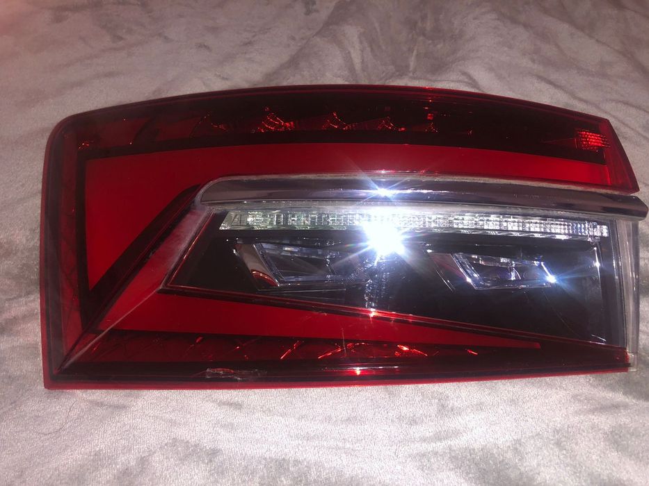 Задний стоп  шкода superb