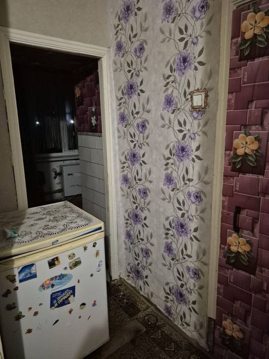 Продам двох кімнатну квартиру в 16 квартирному будинку