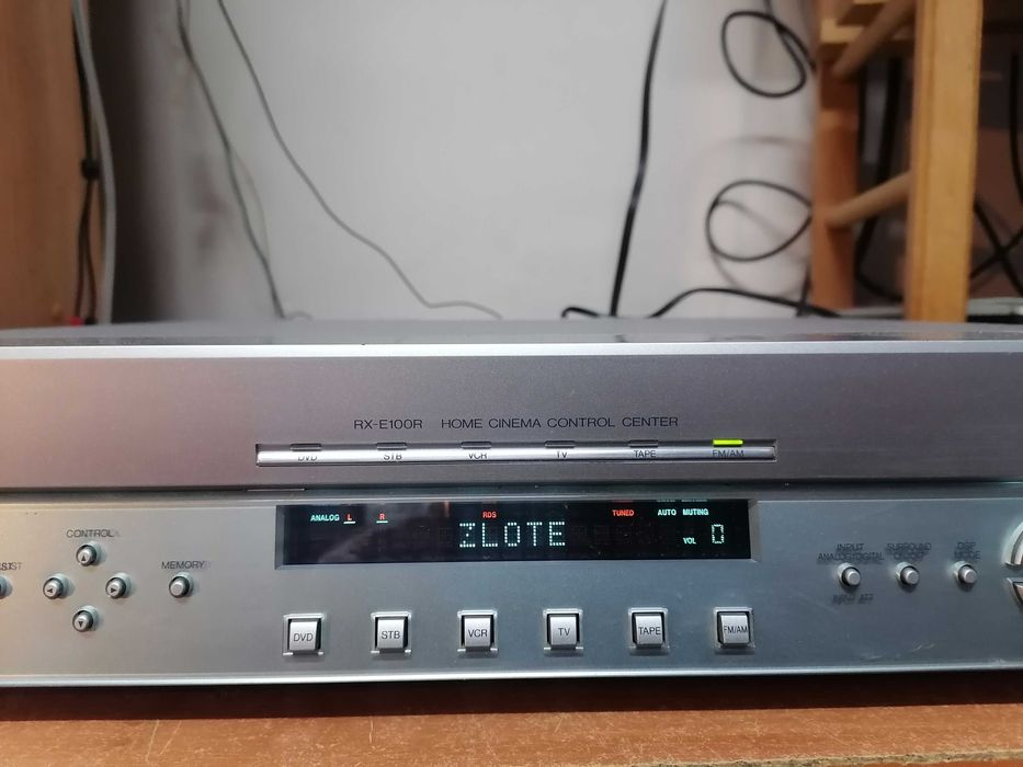 Amplituner JVC RX-E100R pilot