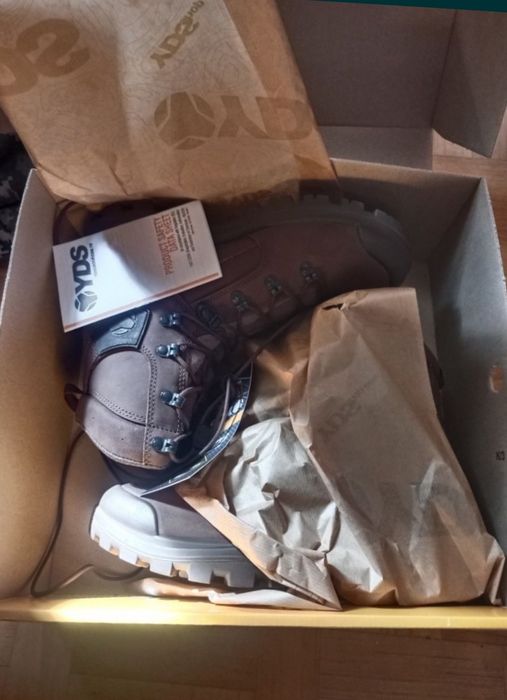 Берци нові 42 розмір YDS, Британські, гарно носяться