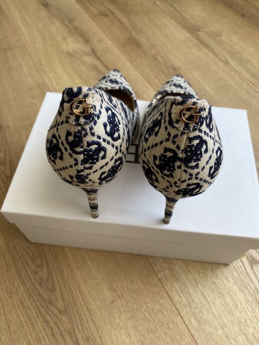 Szpilki Guess r 38