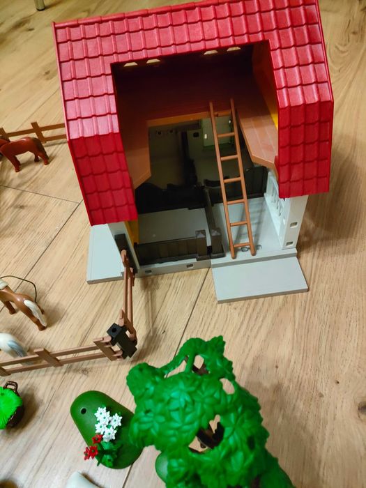 Stadnina koni Playmobil 5222