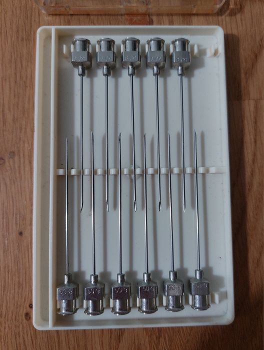 Material médico - agulhas de seringas