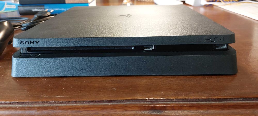 Playstation 4 500Gb (Standard)