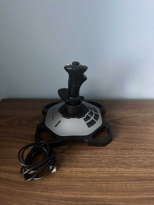 Joystick Logitech Extreme 3D Pro – Flight Simulator / PC