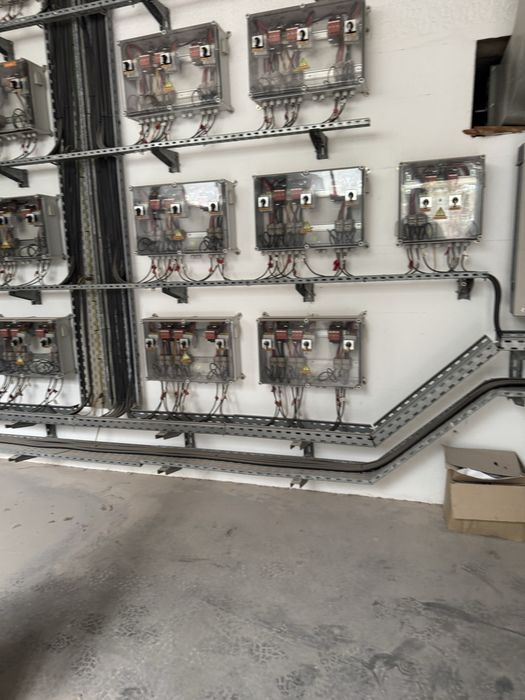 Tecnico Eletricista Responsável pela Exploração e  Execução 250kva e 30kv