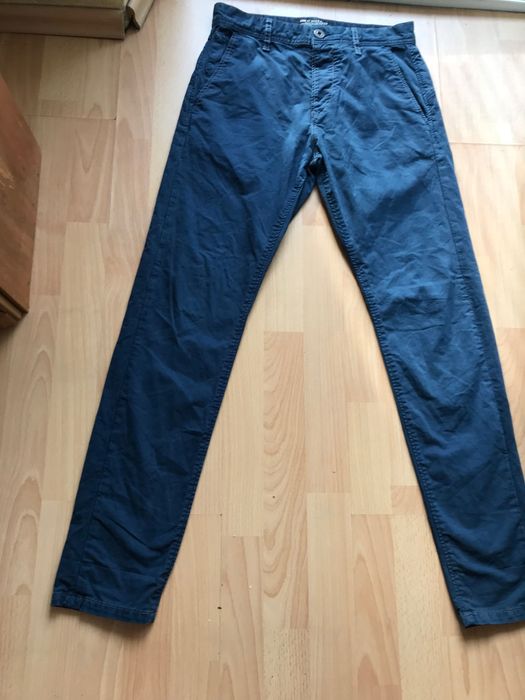Spodnie marki Jack&Jones          28x32