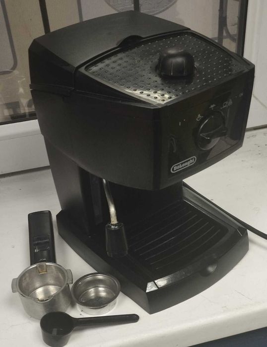 Ріжкова кавоварка еспресо Delonghi EC146 B: 100 Кофеварки