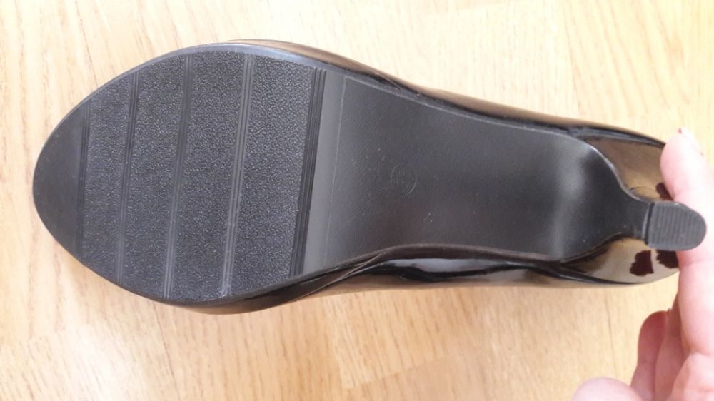 Szpilki buty na obcasie wygodne czarne lakierowane rozmiar 38 - nowe