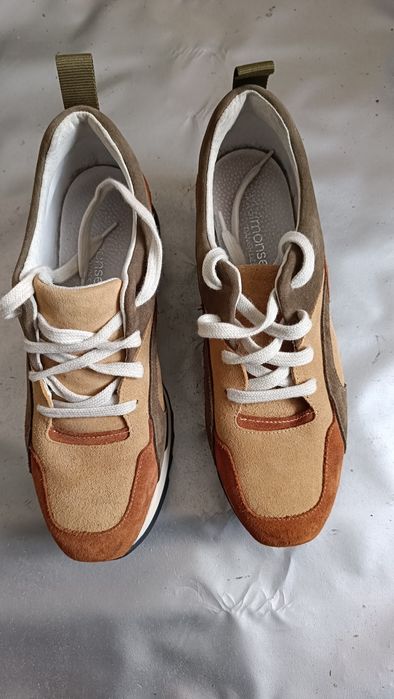 Buty sportowe skórzane sneakersy 41