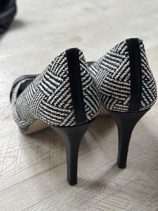 Szpilki biało czarno