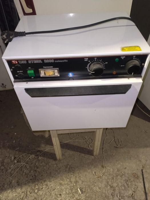 Сухожаровой стерилизатор шкаф