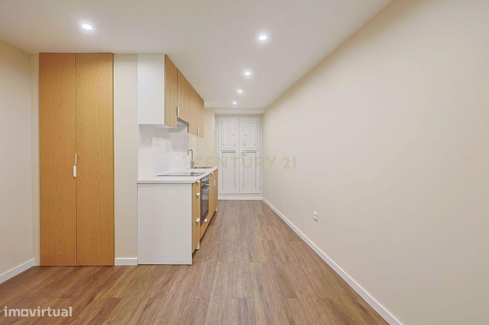 FONTE NOVA STUDIO — T0 Moderno no Coração de Setúbal