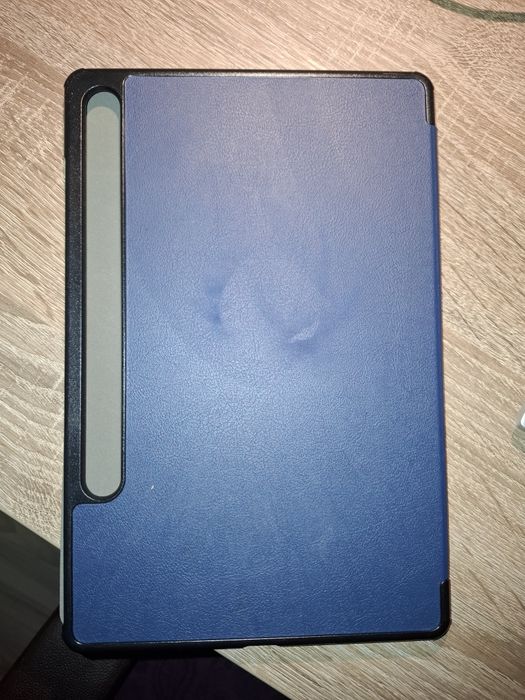 Etui na tablet 10.9 cala