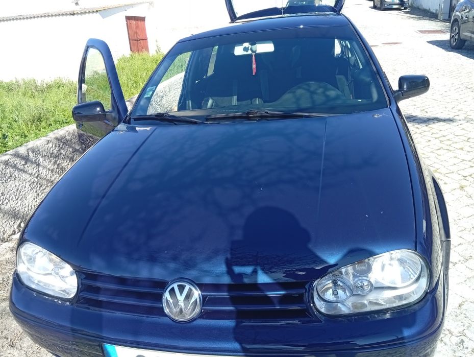 Vende um carro em bom estado mecânico