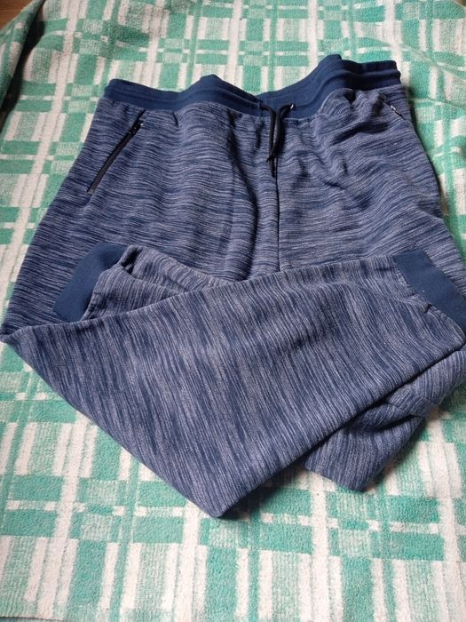 Duże spodnie dresowe 6 xl.