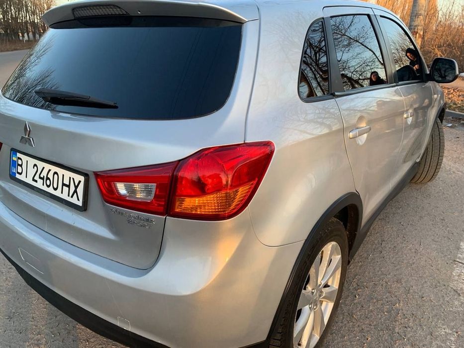 Mitsubishi outlander sport.