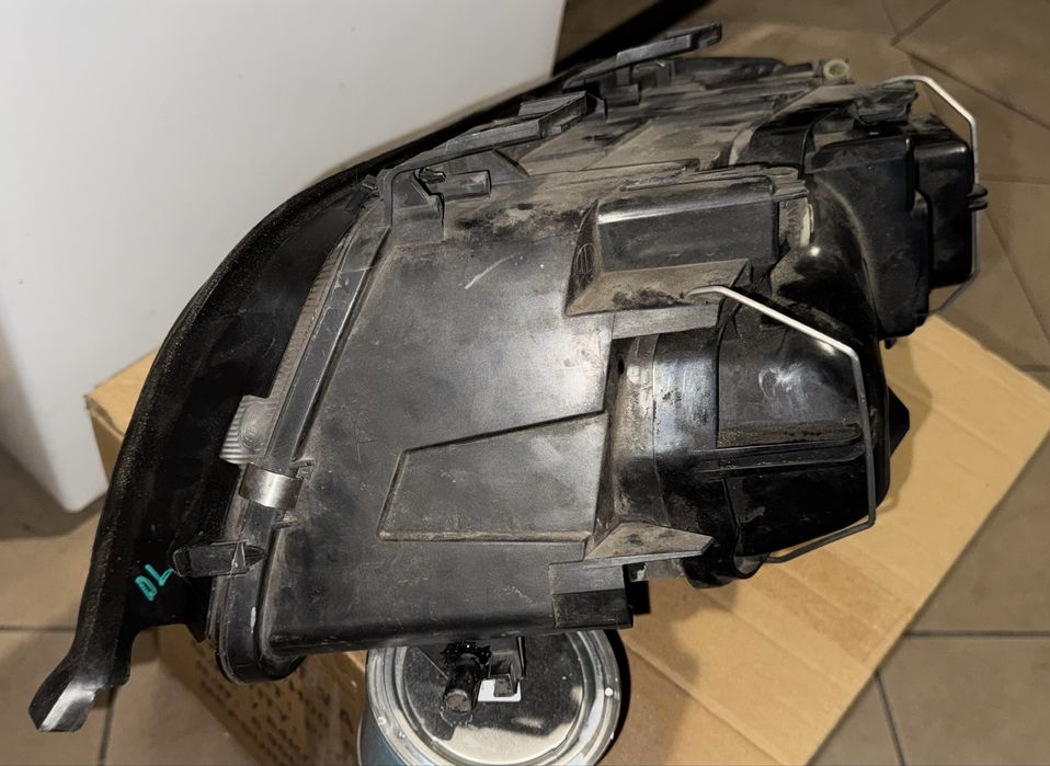 Lampy przód Audi A6 C5 lift Hella