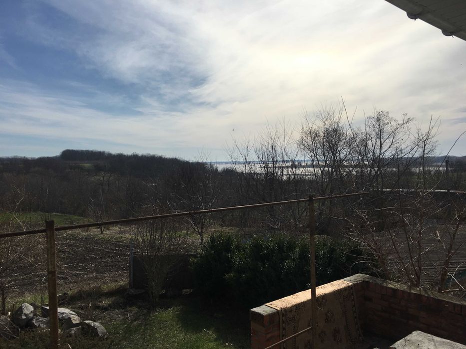 Будинок в екологічній, спокійній місцевості біля річки та заповідника