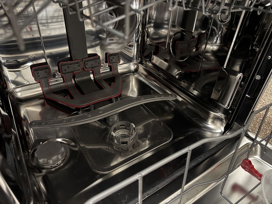 Sprzedam zmywarkę 60 Whirlpool WIC 3C33 PFE nową