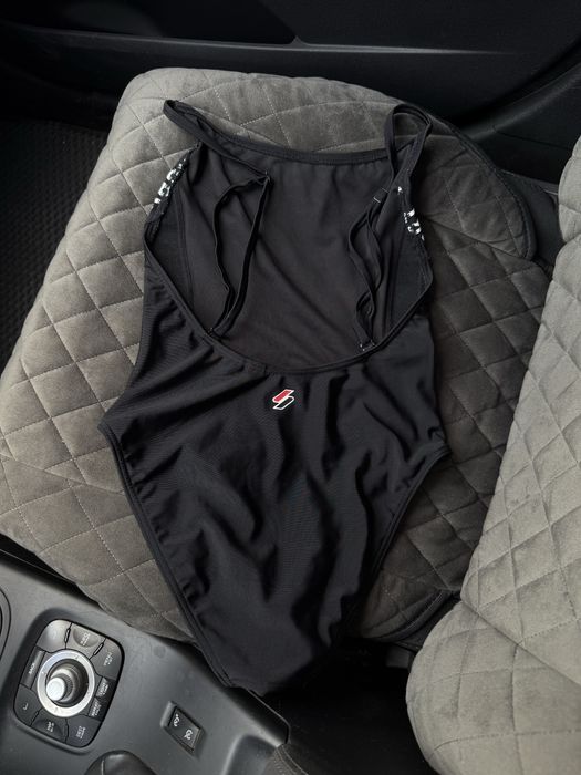 Купальник суцільний superdry, xs-s
