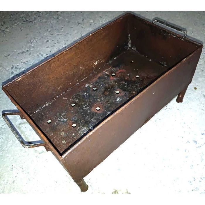 Мангал в рабочем состоянии. Самовывоз!