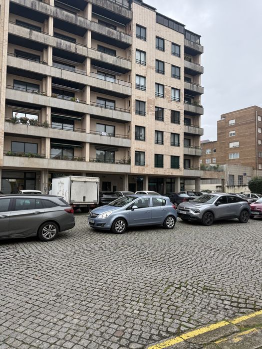 Lugar Garagem - Antas Porto