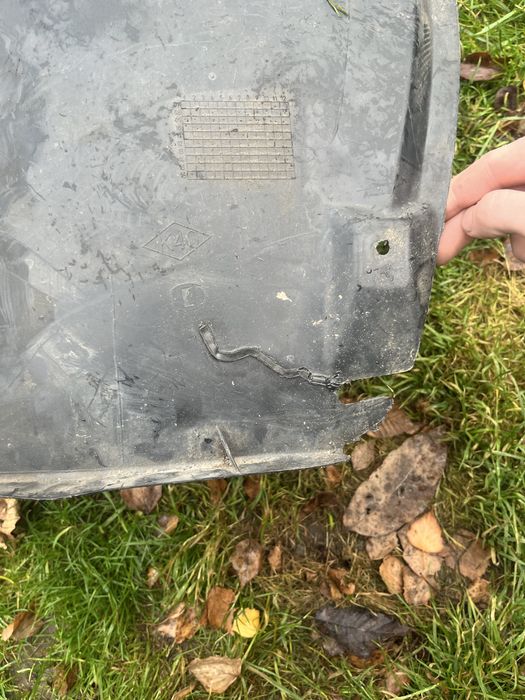 Підкрильник Megan 3 лівий передня частина . 63845249R