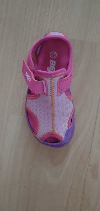 Buty dziecięce do wody